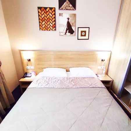 Mackintosh Hotel 3*