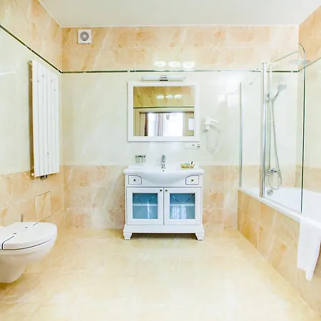 Mackintosh 3*
